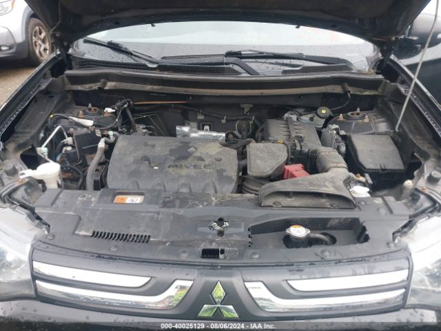 JA4AZ3A3XEZ006406 Mitsubishi Outlander Se