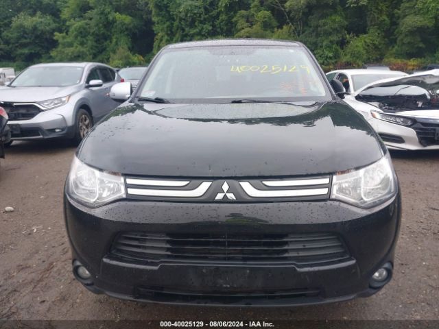 JA4AZ3A3XEZ006406 Mitsubishi Outlander Se