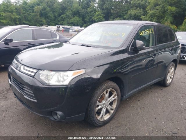 JA4AZ3A3XEZ006406 Mitsubishi Outlander Se