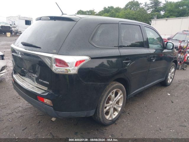 JA4AZ3A3XEZ006406 Mitsubishi Outlander Se