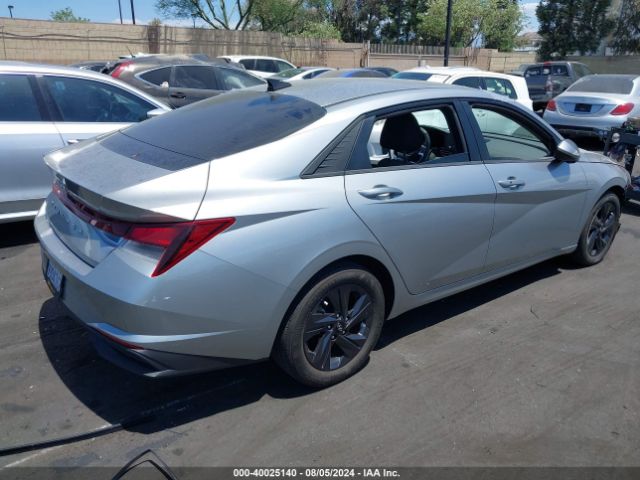 5NPLM4AG6NH083030 Hyundai ELANTRA SEL
