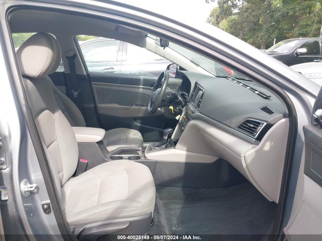 Hyundai ELANTRA SE 2017 5NPD84LFXHH018862 Image 5