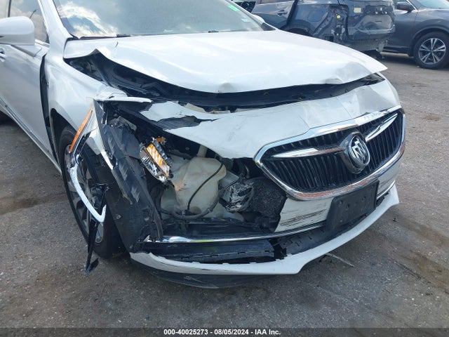 1G4ZP5SSXJU130792 Buick Lacrosse Essence