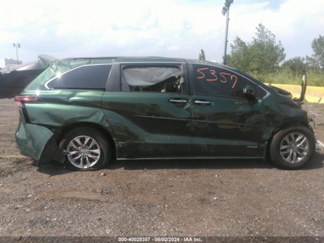 5TDYRKEC8MS067617 Toyota SIENNA XLE