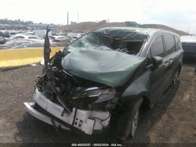 5TDYRKEC8MS067617 Toyota SIENNA XLE