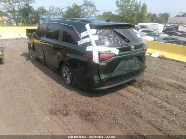 5TDYRKEC8MS067617 Toyota SIENNA XLE