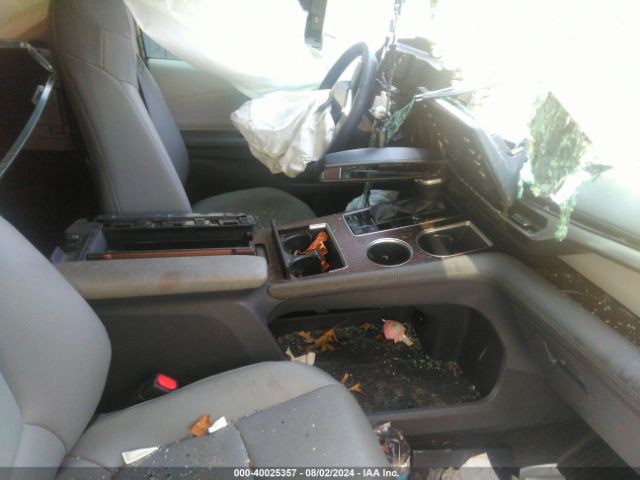 5TDYRKEC8MS067617 Toyota SIENNA XLE