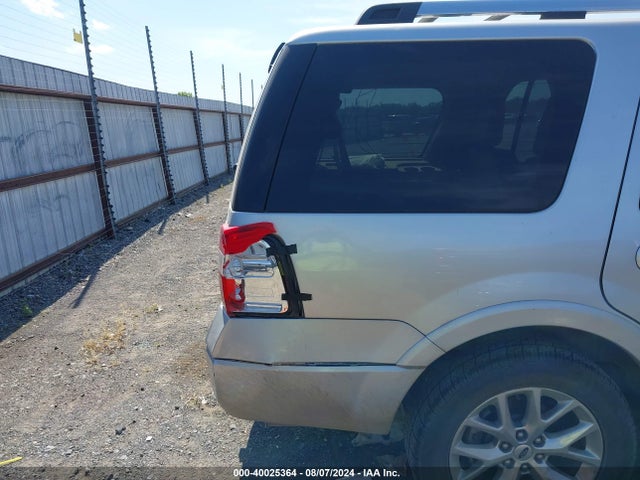 Ford Expedition Limited 2017 1FMJU2AT9HEA42223 Image 19