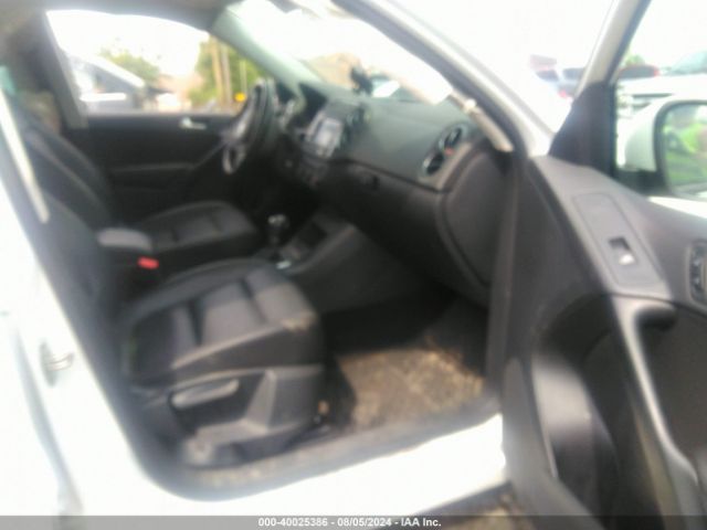 WVGBV7AX3FW585060 Volkswagen TIGUAN SE
