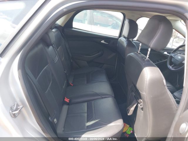 1FADP3K27GL212454 Ford FOCUS SE