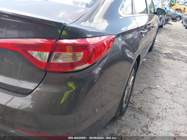 Hyundai SONATA SE 2016 5NPE24AF6GH284497 Image 12