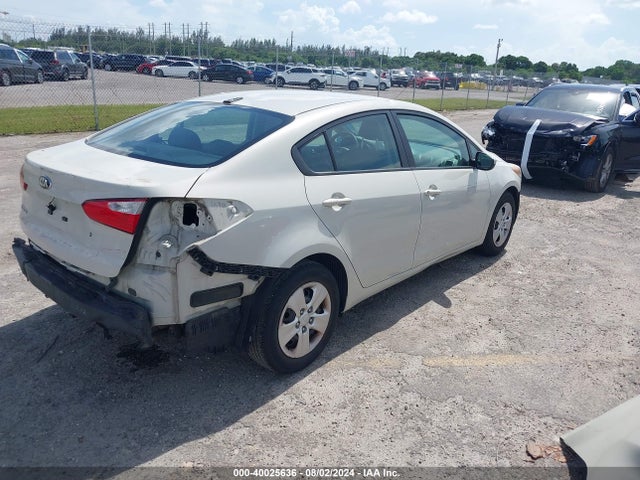 KIA FORTE LX 2015 KNAFK4A61F5412564 Image 4