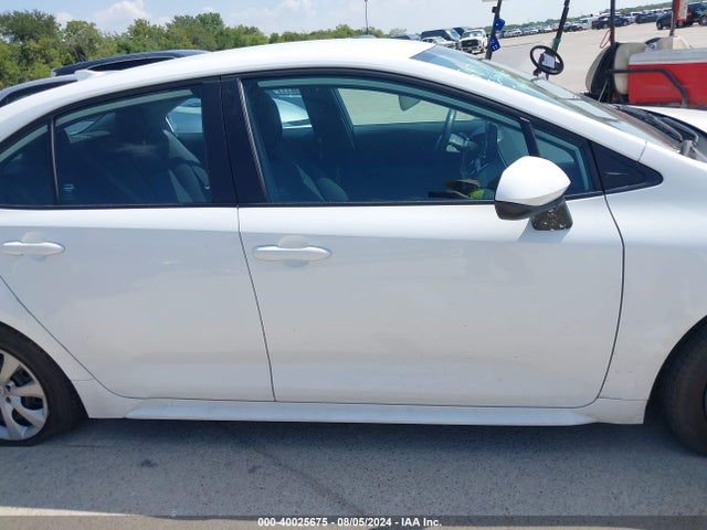 Toyota COROLLA LE 2022 5YFEPMAE0NP338272 Image 13