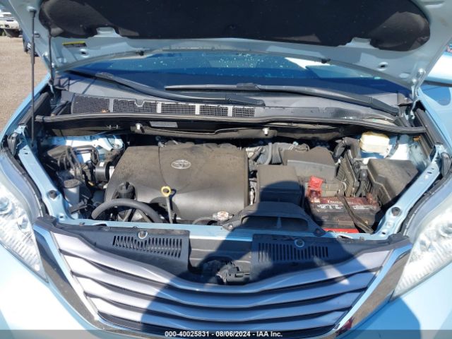 5TDYZ3DC0HS779729 Toyota Sienna Xle 8 Passenger
