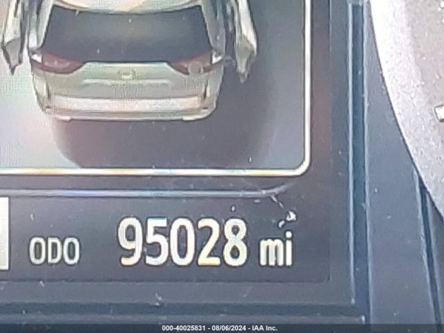 5TDYZ3DC0HS779729 Toyota Sienna Xle 8 Passenger
