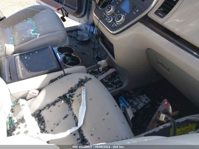 5TDYZ3DC0HS779729 Toyota Sienna Xle 8 Passenger