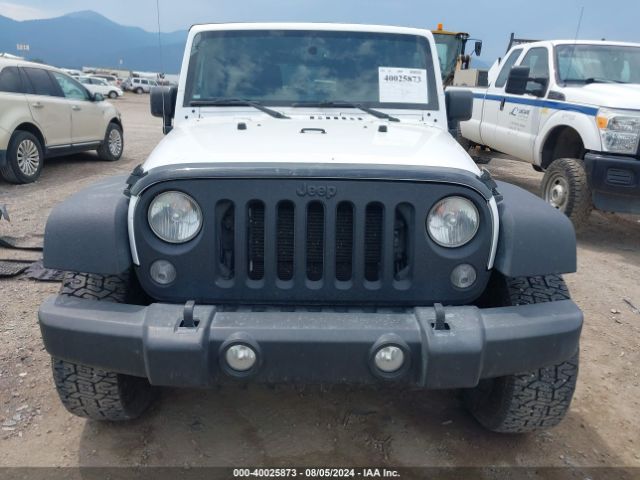 1C4BJWEG6EL243946 Jeep Wrangler Unlimited Sahara