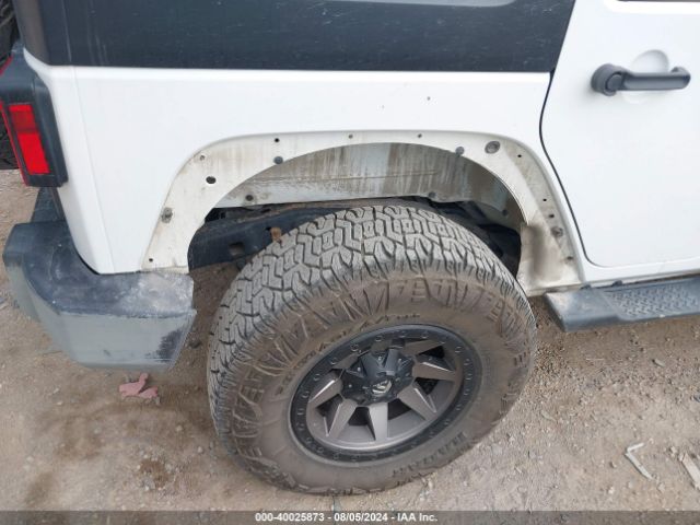 1C4BJWEG6EL243946 Jeep Wrangler Unlimited Sahara