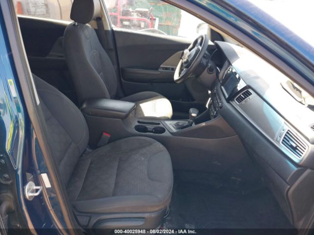 KNDCB3LC5H5032651 KIA NIRO LX