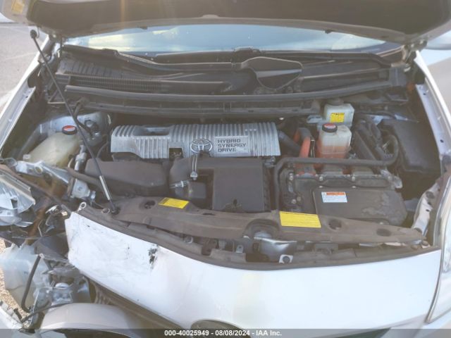 JTDKN3DUXE1825621 Toyota Prius Two