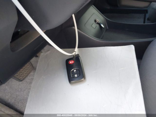 JTDKN3DUXE1825621 Toyota Prius Two
