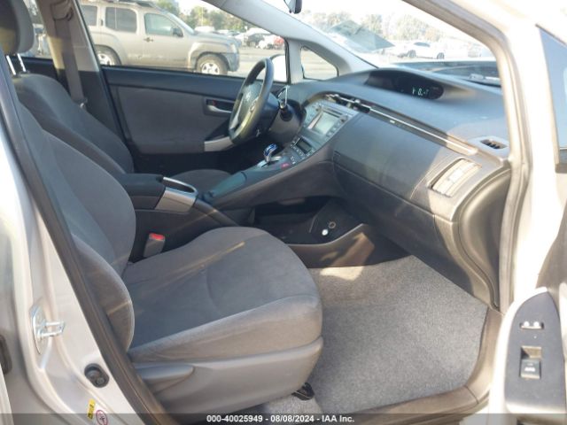 JTDKN3DUXE1825621 Toyota Prius Two