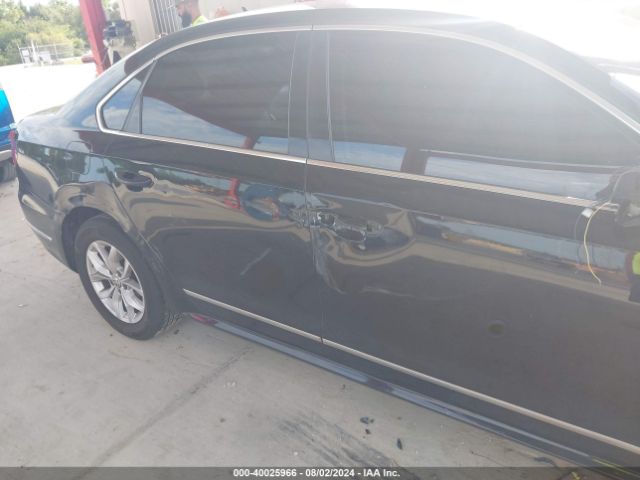 1VWAT7A38GC027899 Volkswagen Passat 1.8t S