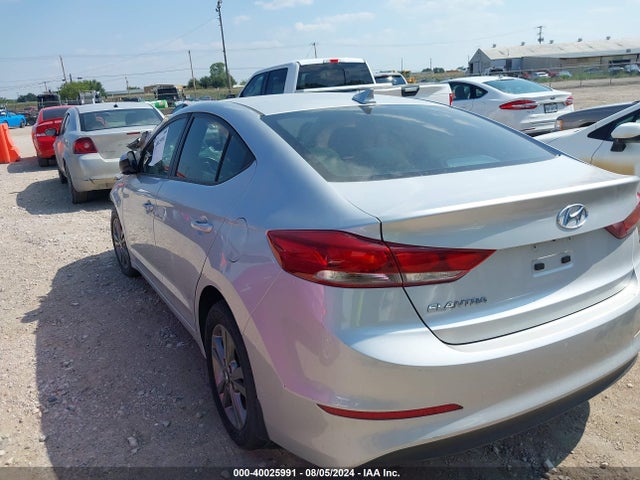 Hyundai Elantra Value Edition 2018 5NPD84LF2JH337324 Image 3