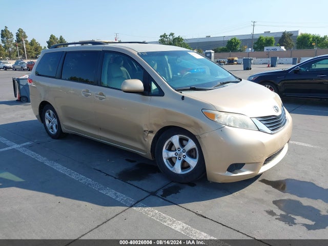 Toyota Sienna Le V6 8 Passenger 2014 5TDKK3DC1ES445506 zdjęcie główne