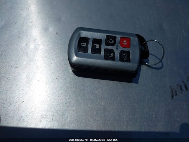 5TDYK3DC4ES522248 Toyota Sienna Xle V6 8 Passenger
