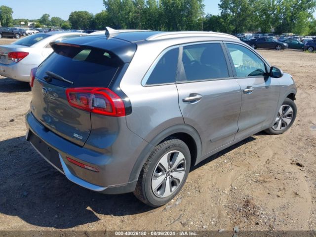 KNDCB3LC6J5150312 KIA NIRO LX