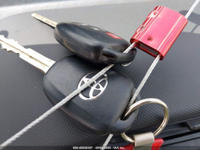 JTDKDTB39F1096655 Toyota Prius C One