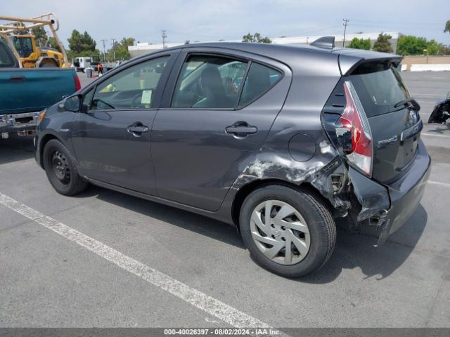 JTDKDTB39F1096655 Toyota Prius C One