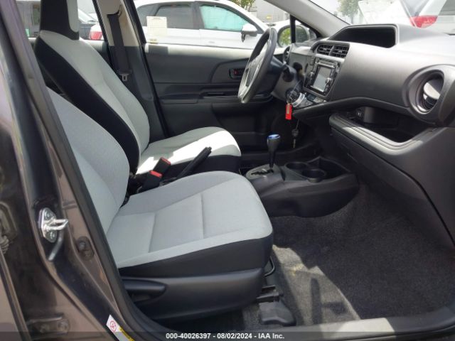 JTDKDTB39F1096655 Toyota Prius C One