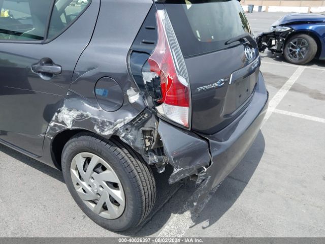 JTDKDTB39F1096655 Toyota Prius C One