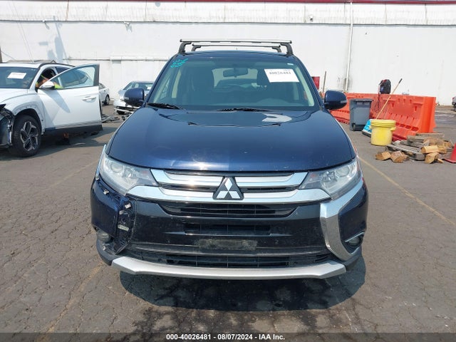 JA4AZ3A3XGZ029509 Mitsubishi Outlander Se