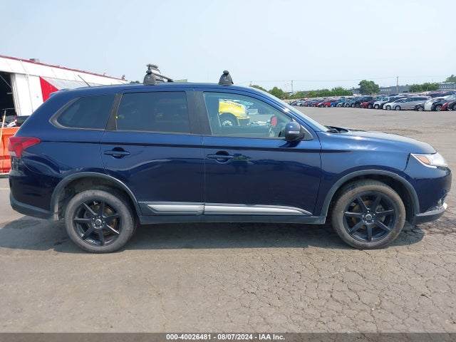 JA4AZ3A3XGZ029509 Mitsubishi Outlander Se