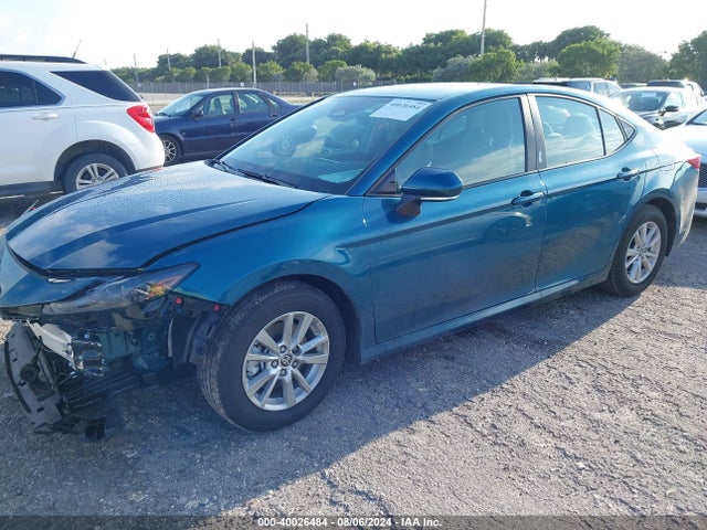 Toyota CAMRY LE 2025 4T1DAACK7SU518311 Image 2