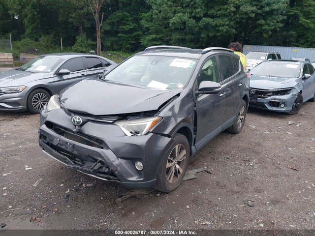Toyota Rav4 Xle 2017 JTMRFREV5HJ144907 Image 2