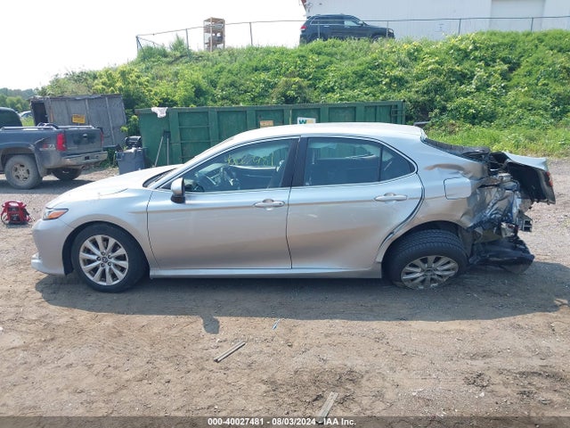 Toyota CAMRY LE 2018 4T1B11HK2JU582836 Image 14
