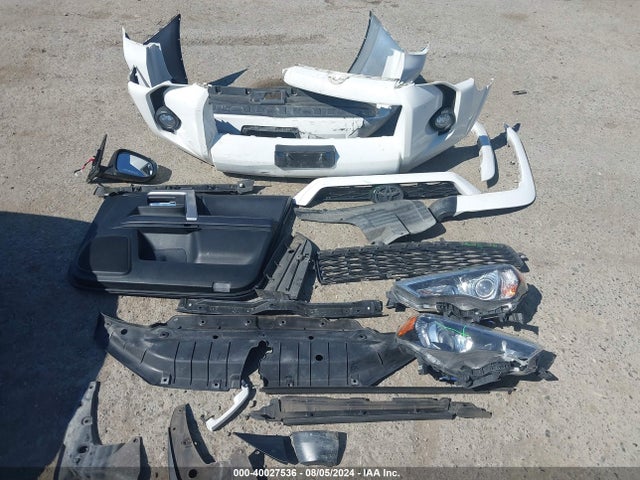 Toyota 4RUNNER SR5 2019 JTEBU5JR2K5632961 Image 12