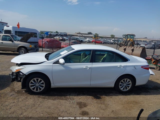 Toyota CAMRY LE 2016 4T4BF1FK7GR580924 Image 15