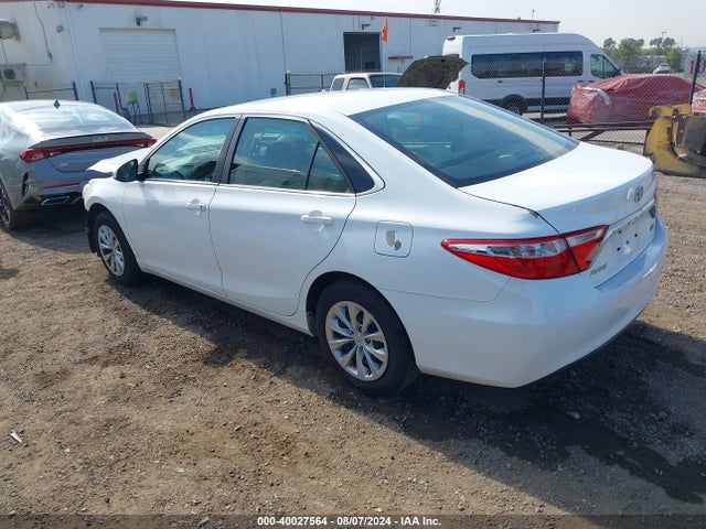 Toyota CAMRY LE 2016 4T4BF1FK7GR580924 Image 3