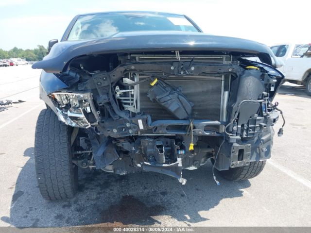 1C6RR7FG0KS616080 RAM 1500 Classic Tradesman Quad Cab 4x4 6'4 Box