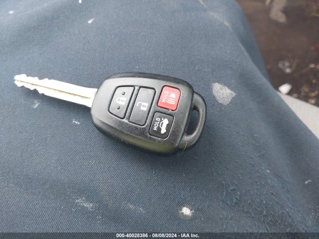 Toyota COROLLA LE 2018 2T1BURHE5JC054094 Image 11