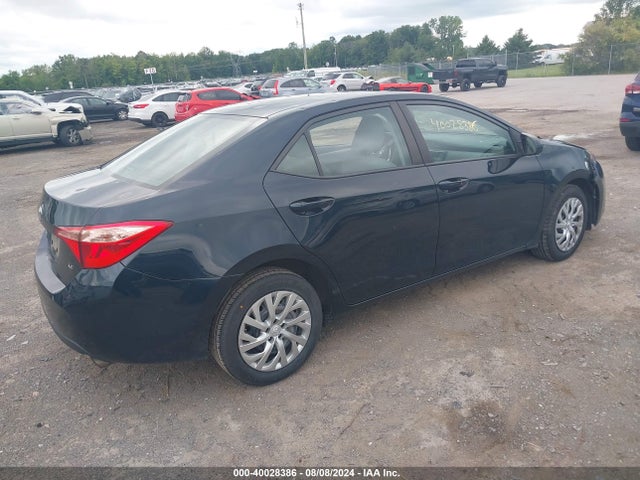 Toyota COROLLA LE 2018 2T1BURHE5JC054094 Image 4