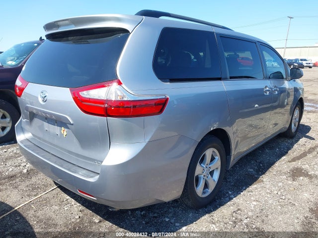 Toyota Sienna Le 8 Passenger 2017 5TDKZ3DC5HS871537 Image 4