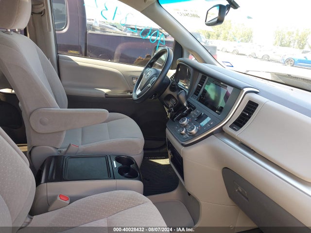 Toyota Sienna Le 8 Passenger 2017 5TDKZ3DC5HS871537 Image 5