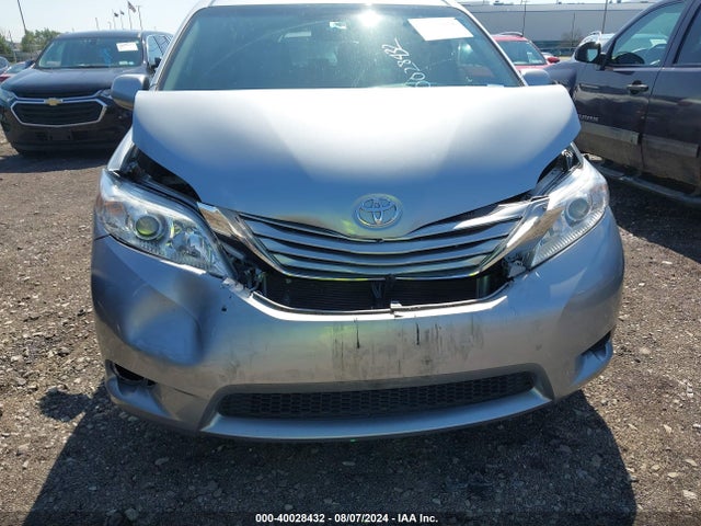 Toyota Sienna Le 8 Passenger 2017 5TDKZ3DC5HS871537 Image 6