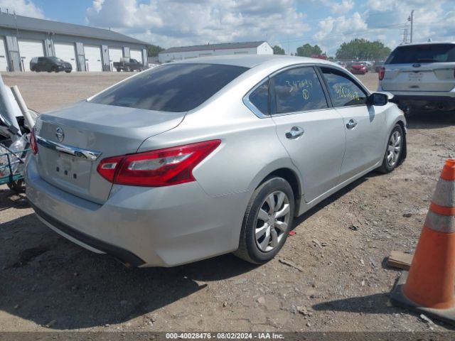 1N4AL3AP2HN347634 Nissan Altima 2.5 S